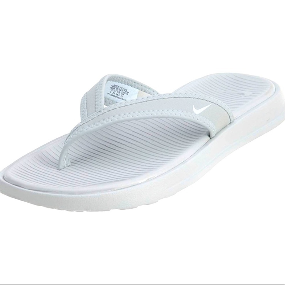 Nike flip flops like new, purchased online so they never had tags